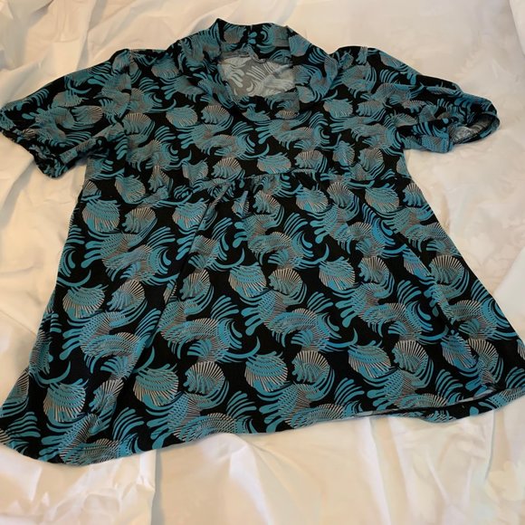 Shell and Brush Stroke Design Short Sleeve Tunic/Shirt - Picture 1 of 12